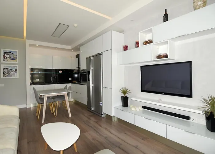 Diamond Hill Apartments